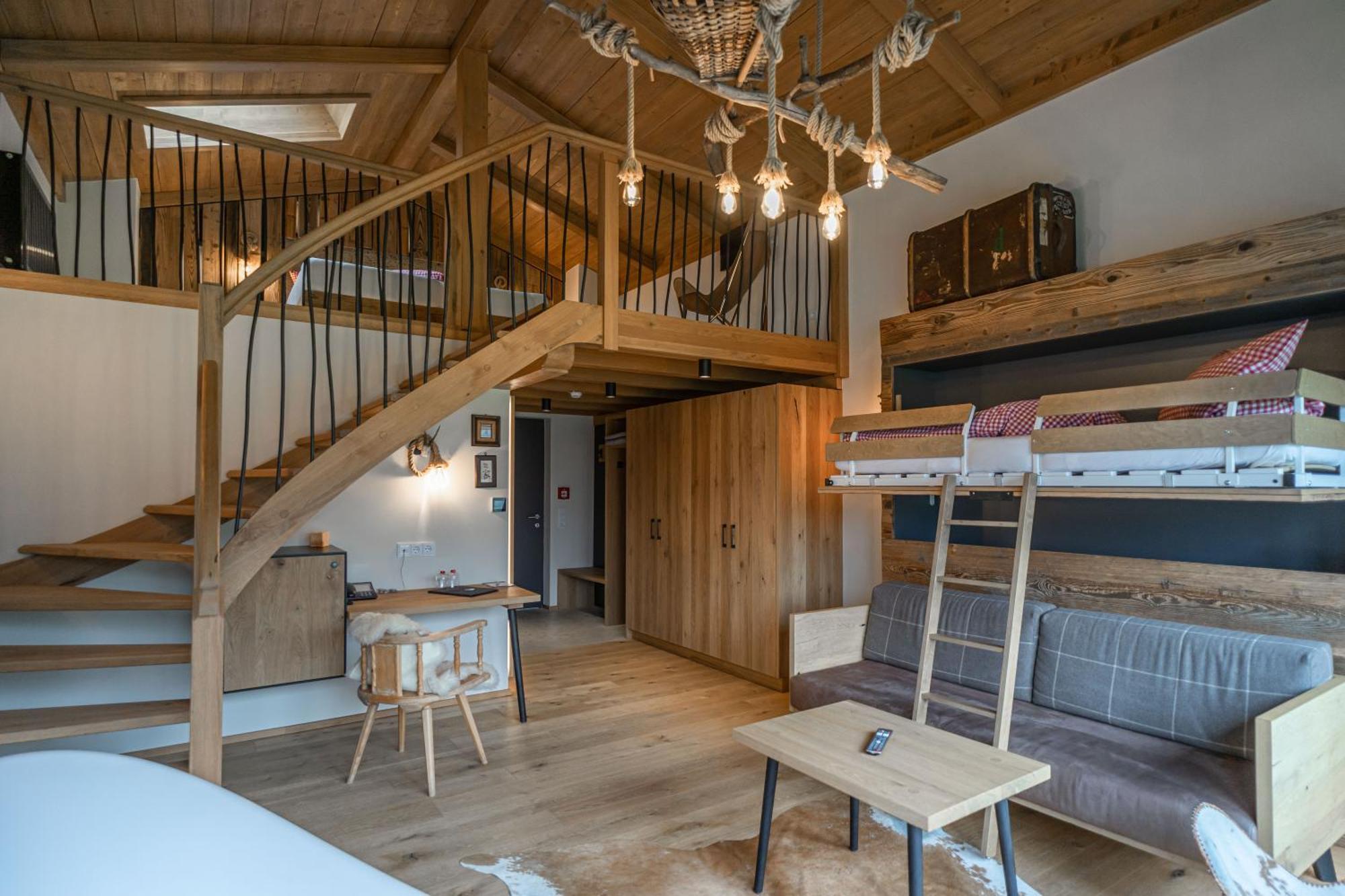 Hotel Landhaus Tirolerherz Санкт-Ульрих-ам-Пиллерзее Номер фото